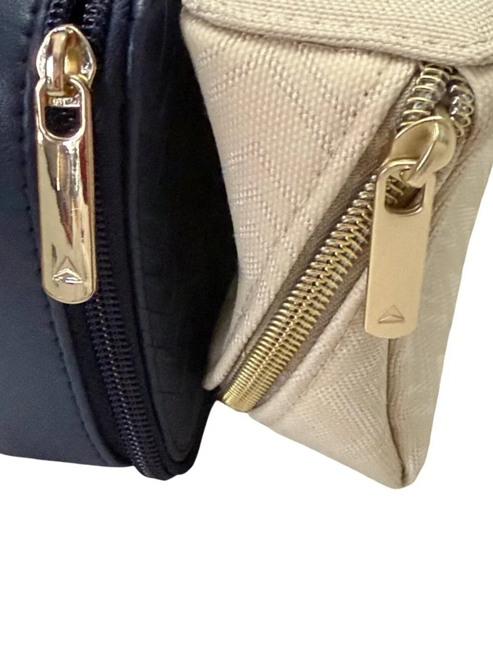 Missoni for Delta Airlines Amenity Travel Cases Set of 2 Navy Cream Chevron